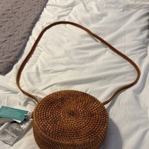 Elegant Woven Crossbody Bag in Tan